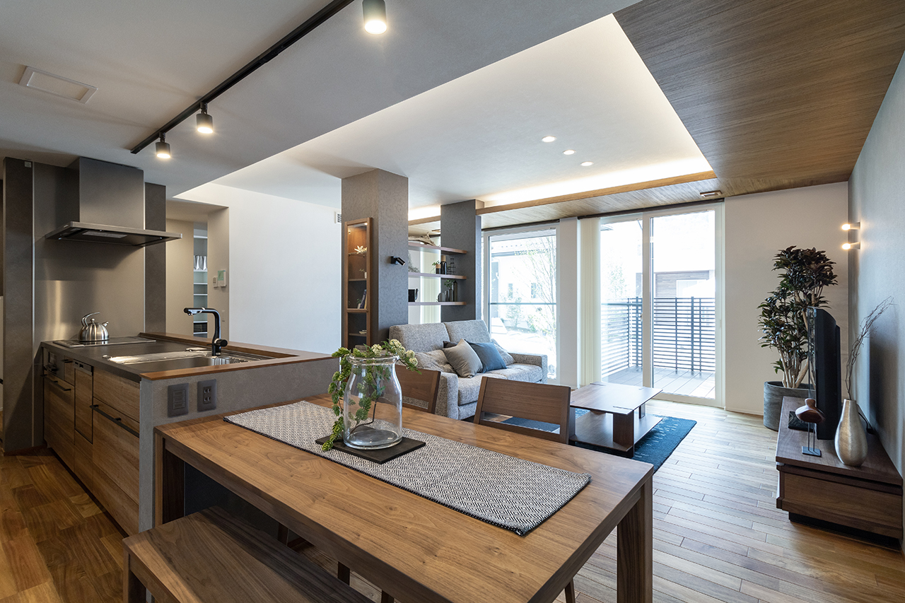 和モダンのダイニング