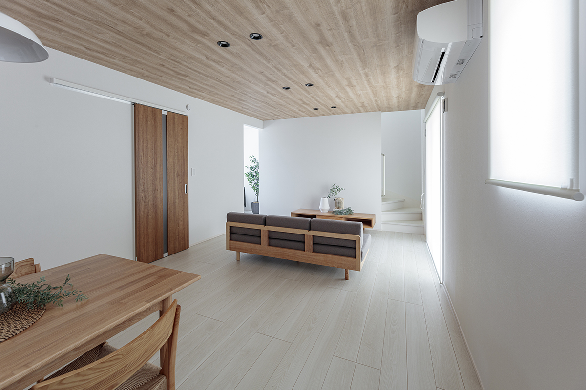 北欧スタイルのリビングダイニング