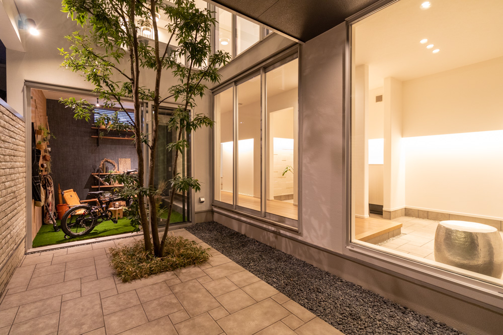 都市型3階建て住宅｜中庭