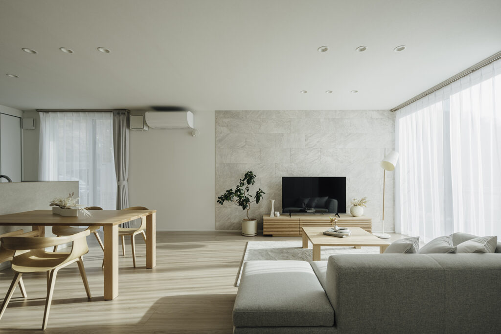 積水ハウスの構造力 × トータテの設計力で生まれた次世代の木造住宅モデルハウス_リビング内観_1